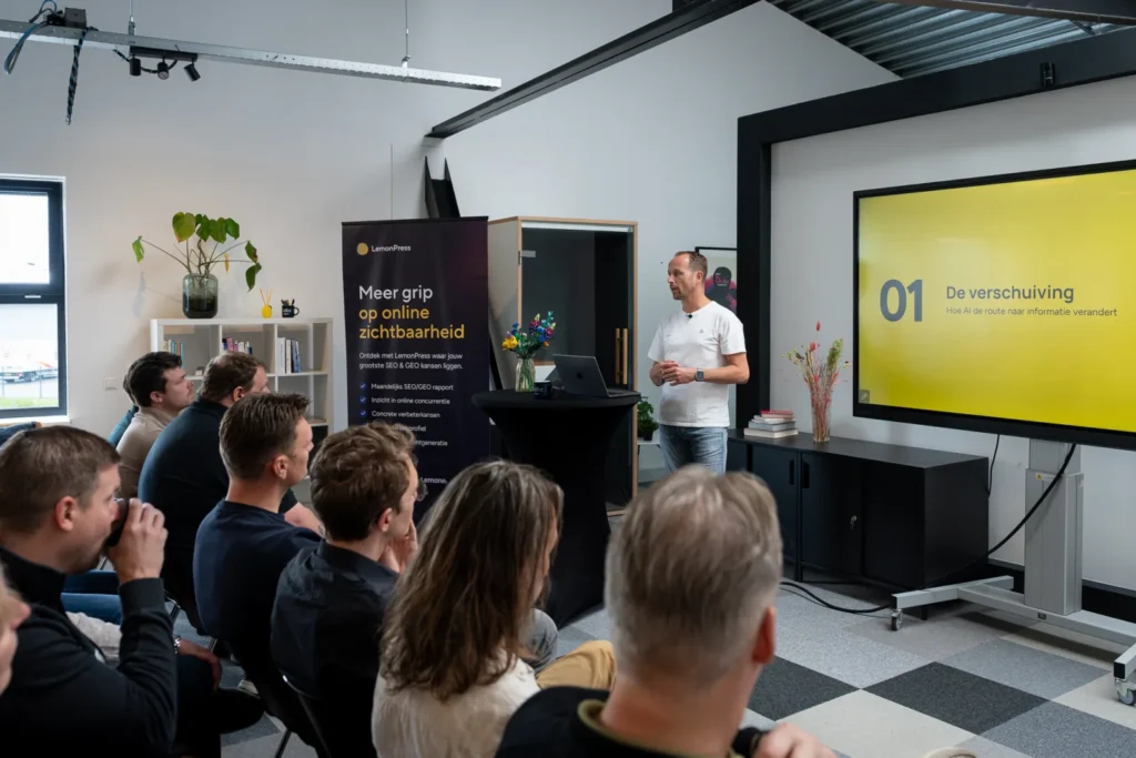 Deelnemers in gesprek tijdens het kennisevent